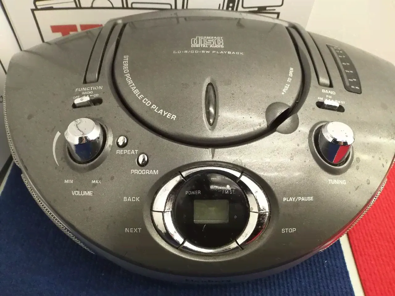 Радио Elenberg RCD-3010